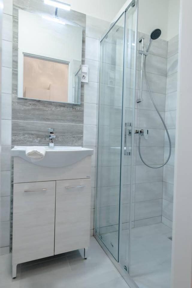 Apartament Brand New With Aircon In The Center *