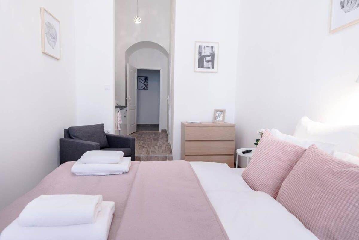 Brand New With Aircon In The Center * Budapest