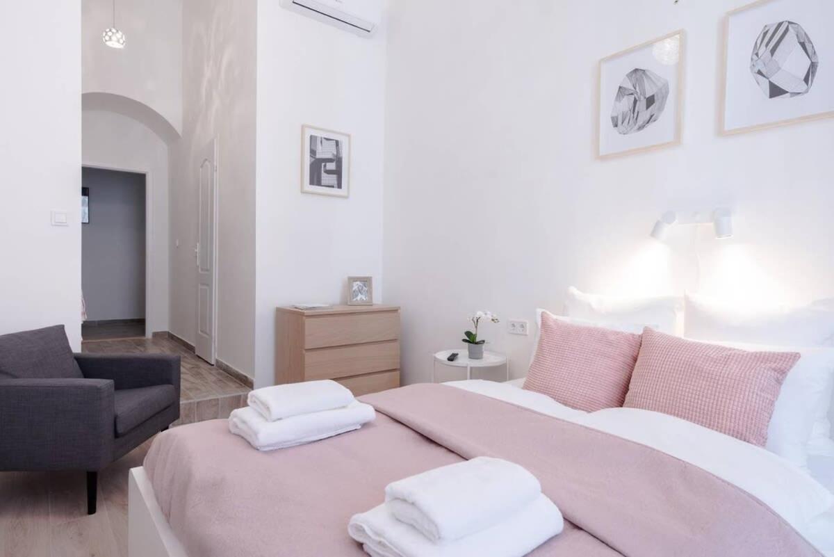 Brand New With Aircon In The Center * Budapest